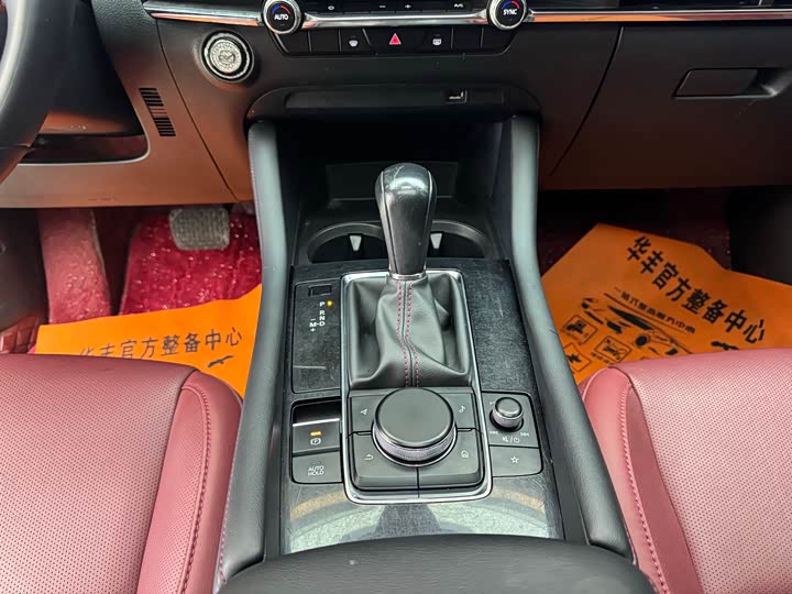 Фото 9 - Mazda 3 (Axela)