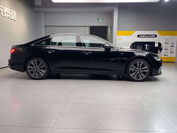 Фото 7 - Audi A6L