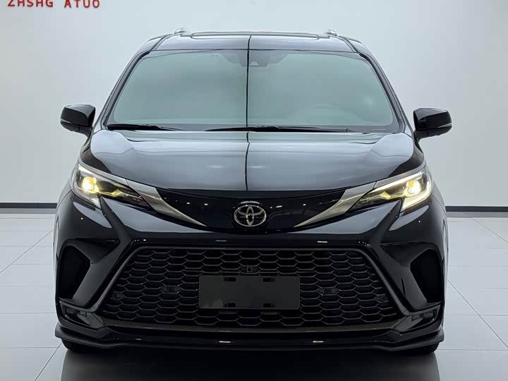 Фото 2 - Toyota Granvia