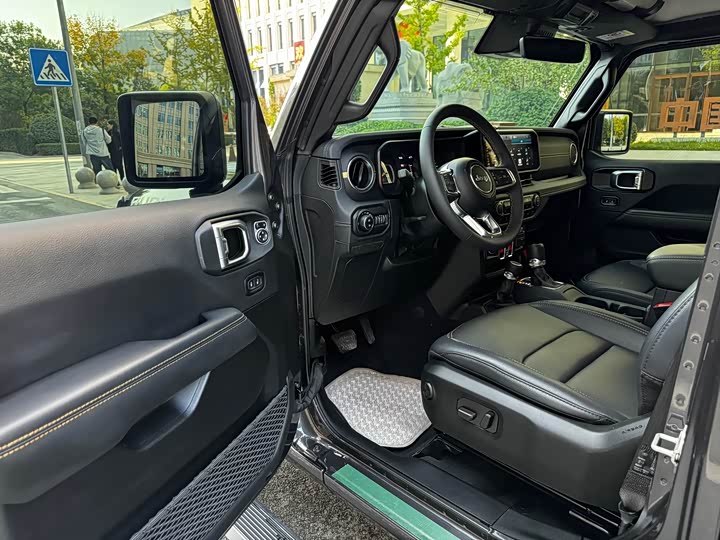 Фото 6 - Jeep Wrangler