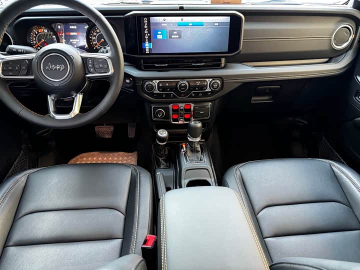 Фото 9 - Jeep Wrangler