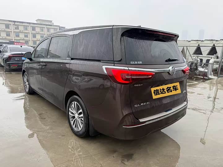 Photo 7 - Buick GL8 ES