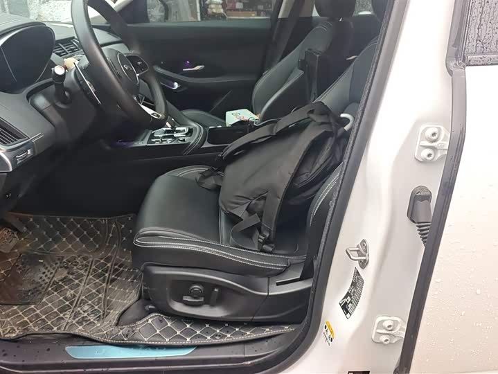 Photo 9 - Jaguar E-Pace