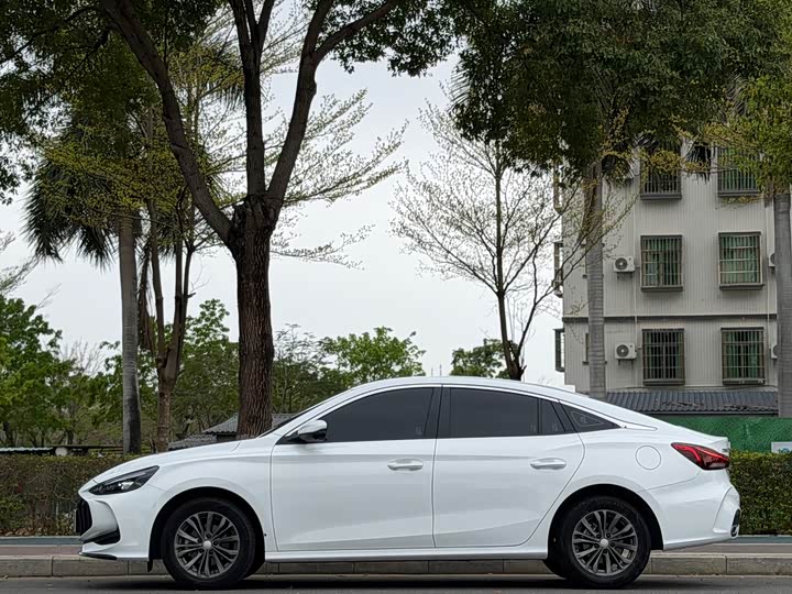 Фото 9 - MG Motor 5