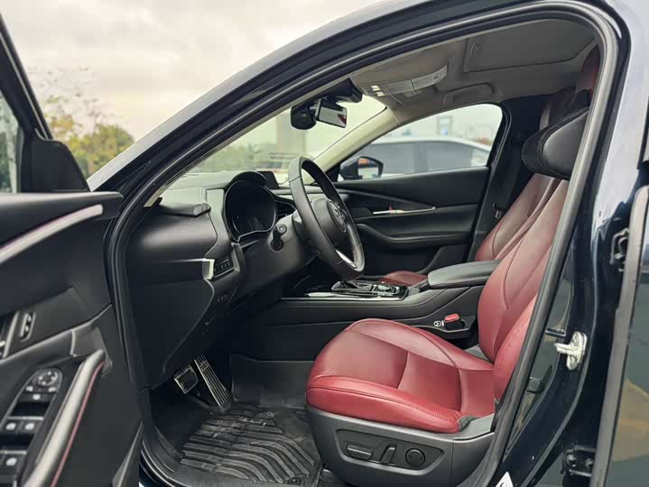 Фото 7 - Mazda CX-30