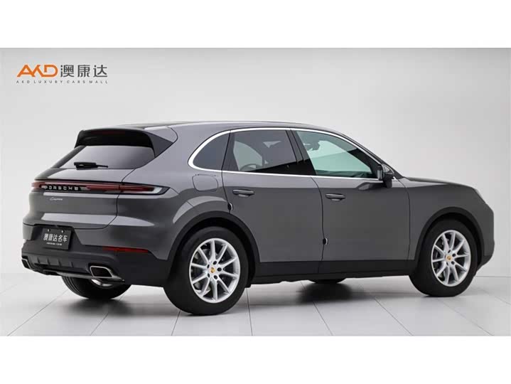 Photo 3 - Porsche Cayenne