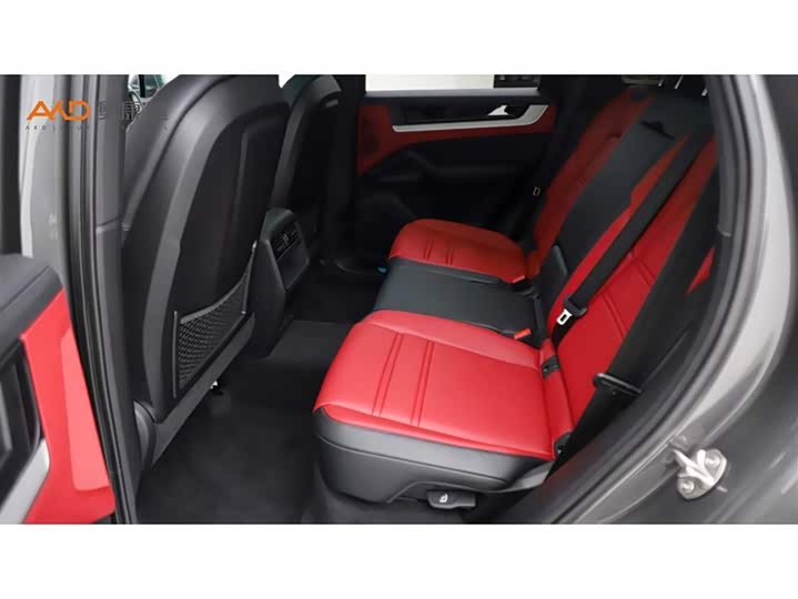 Photo 7 - Porsche Cayenne