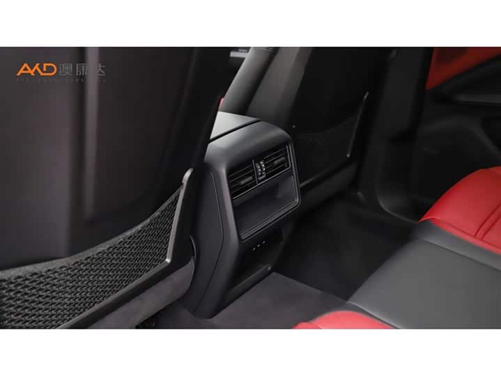 Photo 9 - Porsche Cayenne