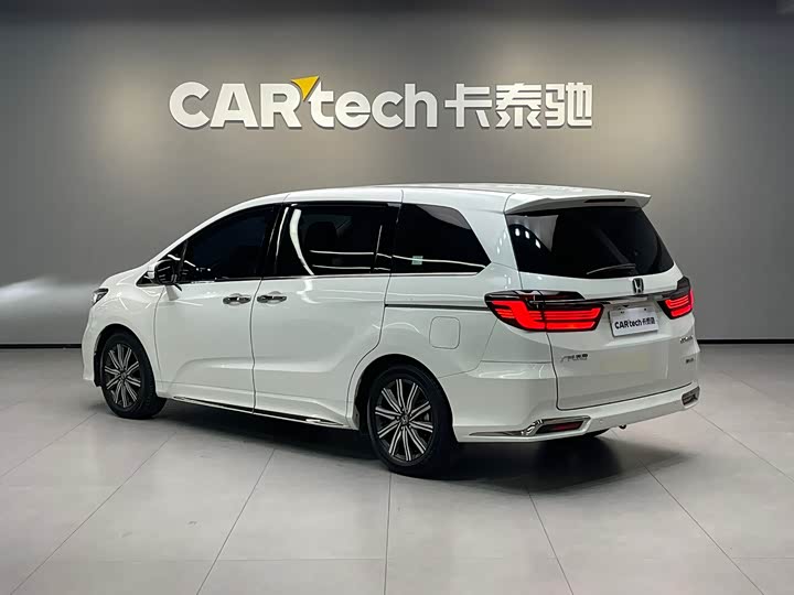 Фото 6 - Honda Odyssey