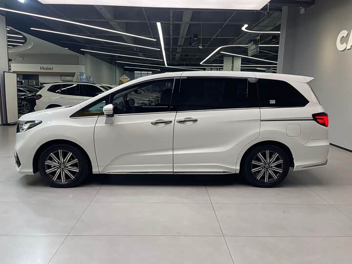 Фото 8 - Honda Odyssey