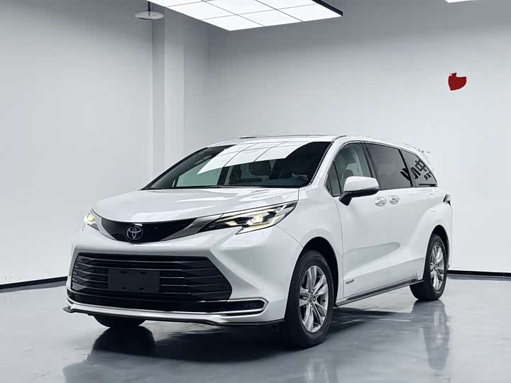 Фото 1 - Toyota Sienna