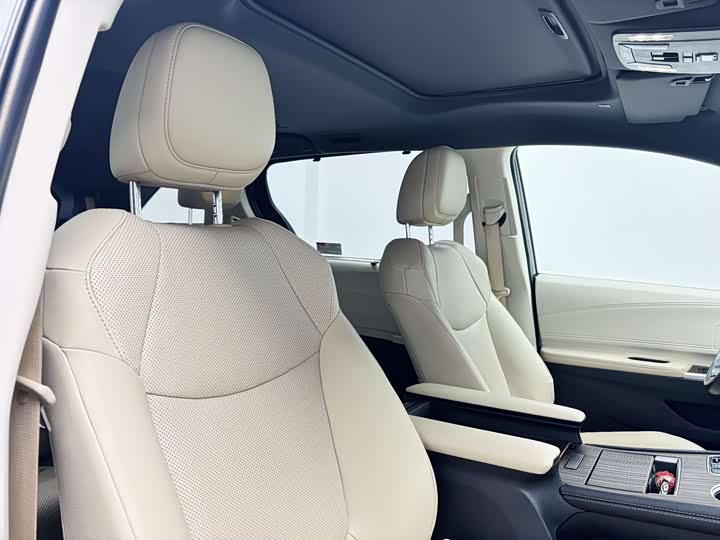 Фото 9 - Toyota Sienna