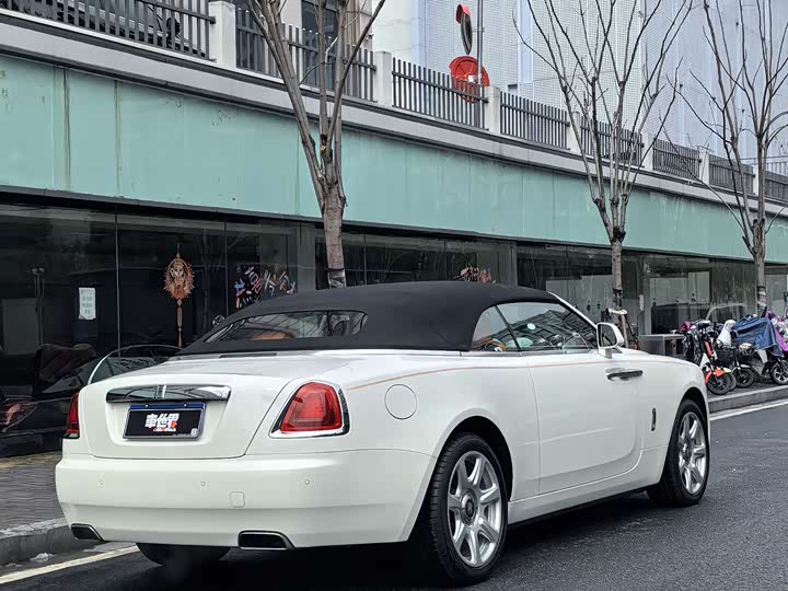 Фото 2 - Rolls-Royce Dawn