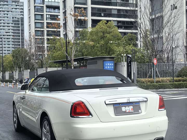 Фото 3 - Rolls-Royce Dawn