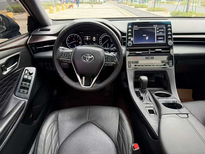 Фото 9 - Toyota Avalon