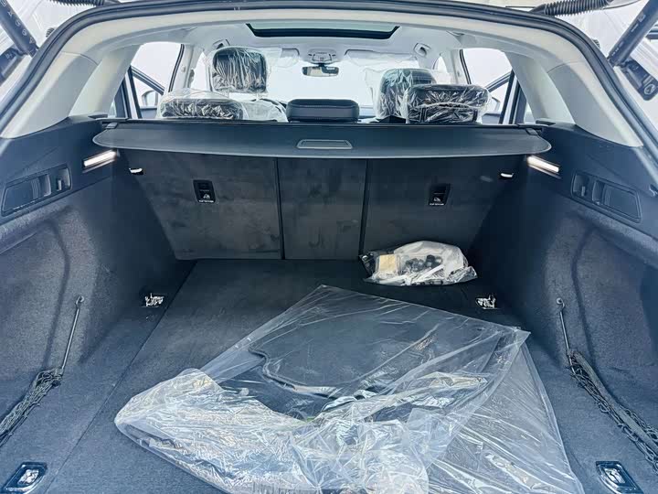 Фото 7 - Audi e-tron