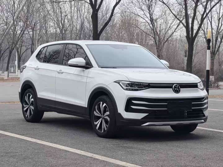 Photo 2 - Volkswagen Tharu