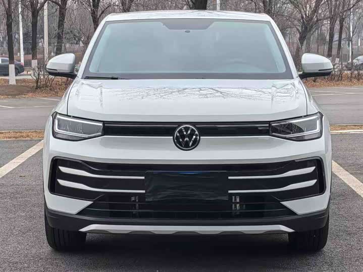 Photo 3 - Volkswagen Tharu