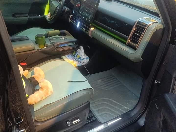 Фото 8 - Chery iCar 03