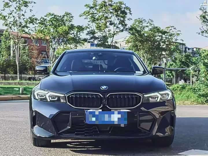 Photo 2 - BMW 3 Series