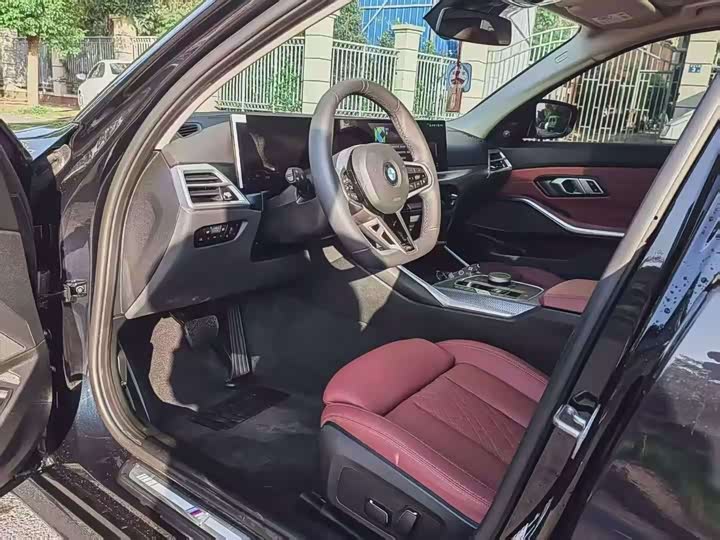 Photo 5 - BMW 3 Series