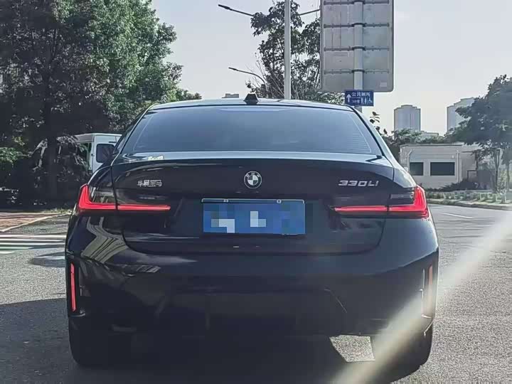 Photo 7 - BMW 3 Series