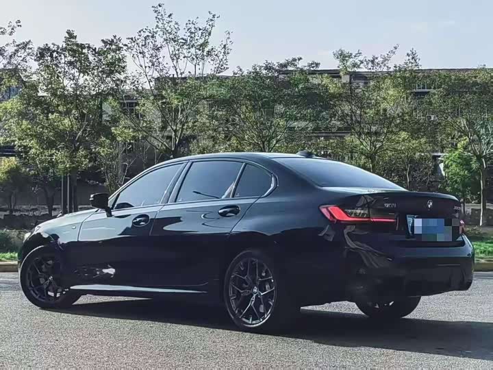 Photo 9 - BMW 3 Series