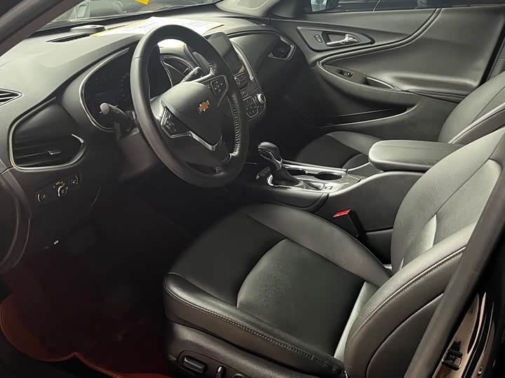 Photo 7 - Chevrolet Malibu XL