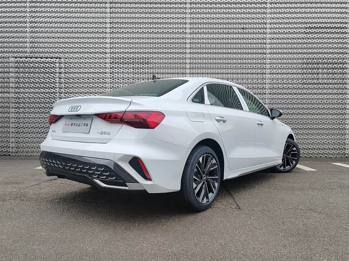 Фото 2 - Audi A3