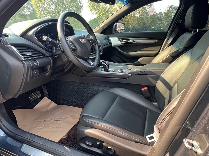 Фото 9 - Cadillac CT5