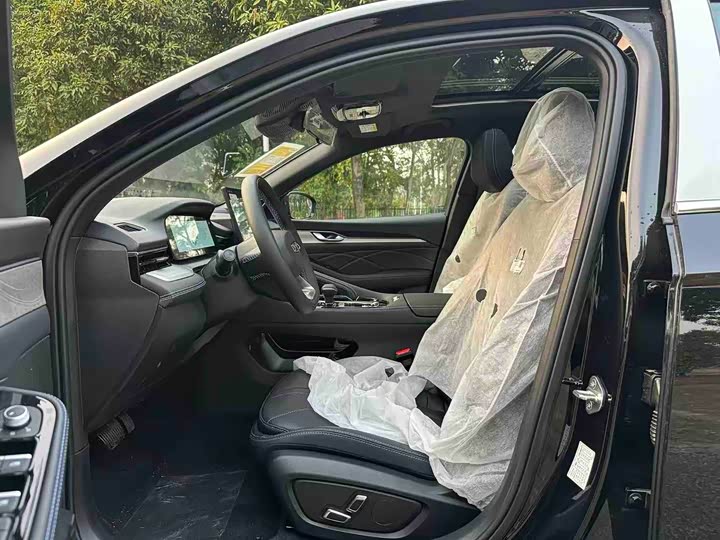 Фото 4 - Geely Preface