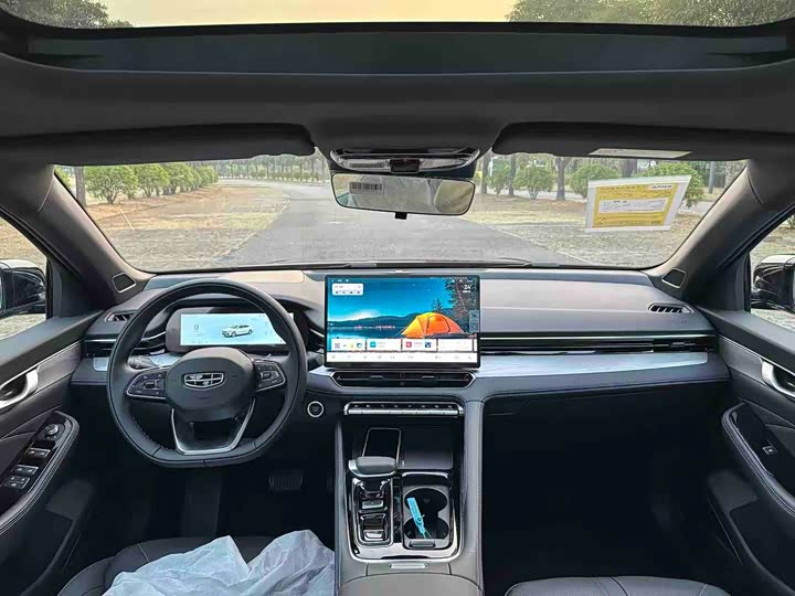 Фото 8 - Geely Preface