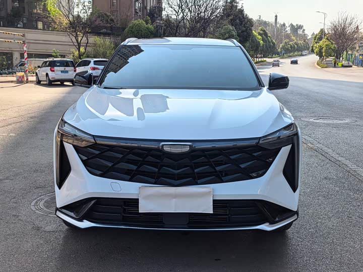 Фото 2 - Geely Atlas