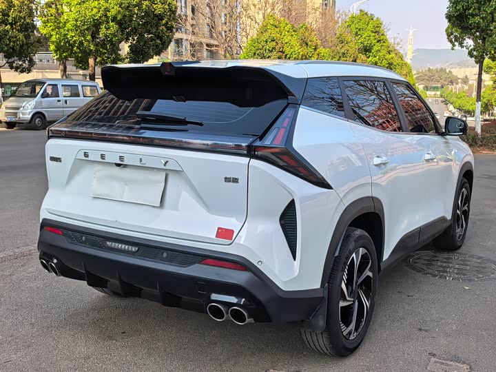 Фото 8 - Geely Atlas