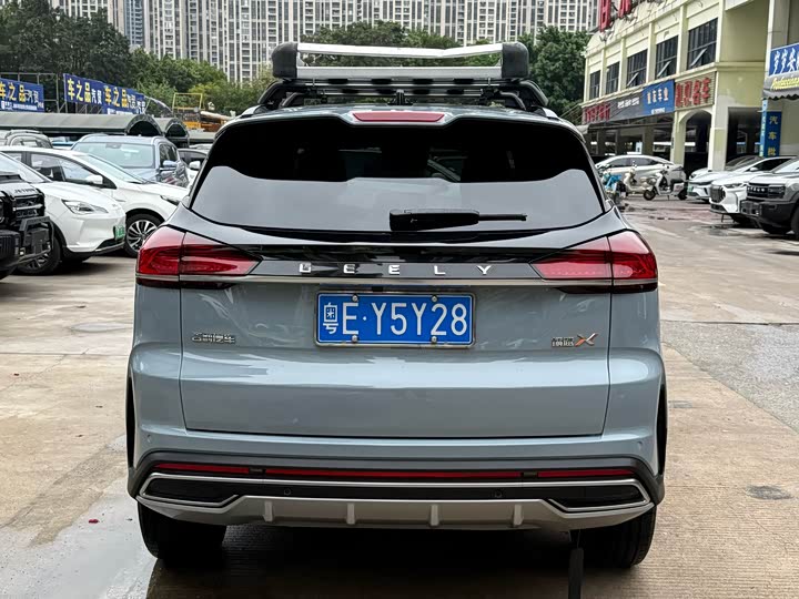 Фото 6 - Geely Atlas