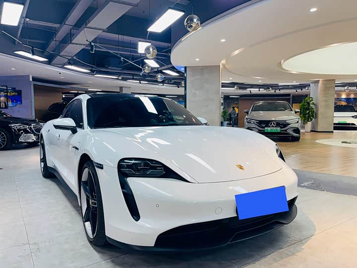 Фото 3 - Porsche Taycan