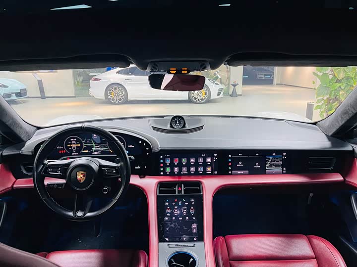 Фото 7 - Porsche Taycan