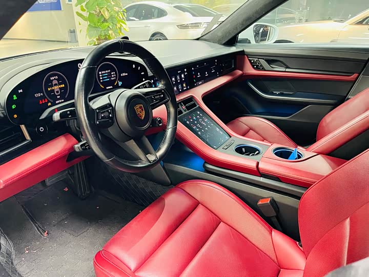 Фото 8 - Porsche Taycan