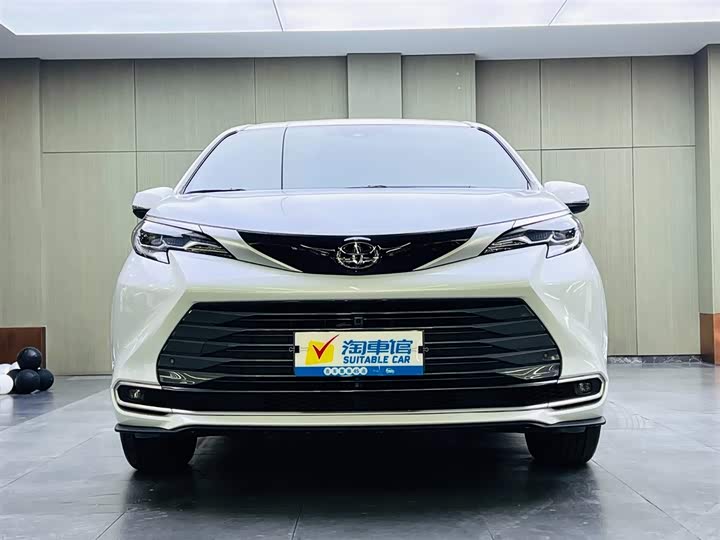 Фото 2 - Toyota Sienna