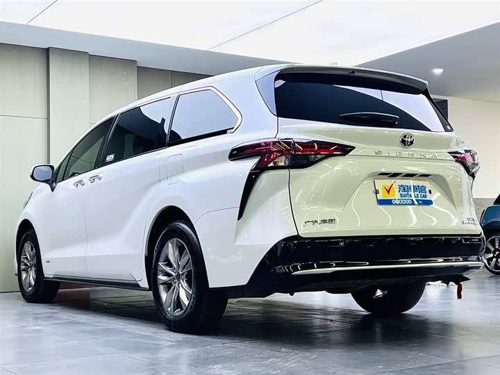 Фото 6 - Toyota Sienna