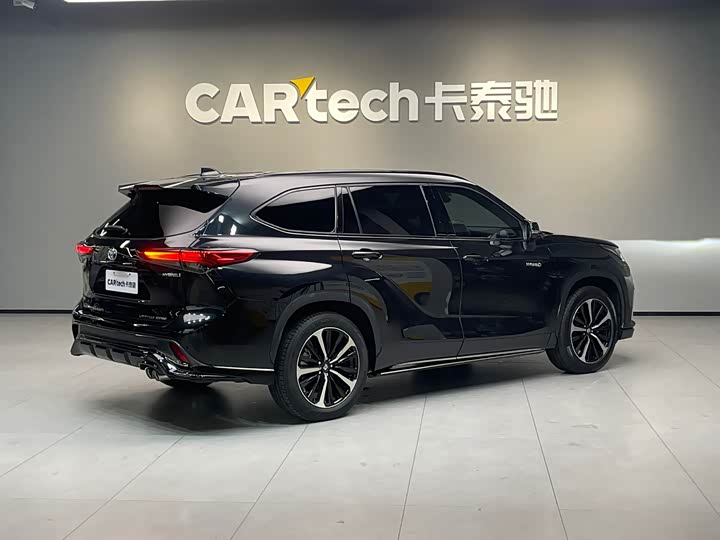 Фото 4 - Toyota Crown Kluger