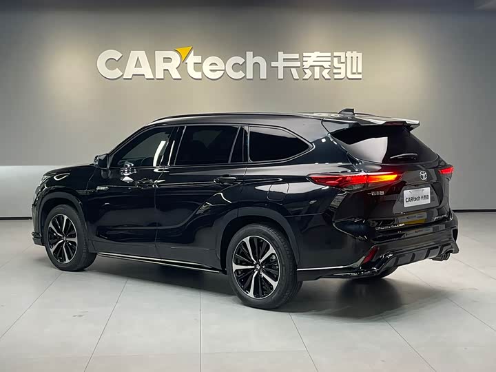 Фото 6 - Toyota Crown Kluger