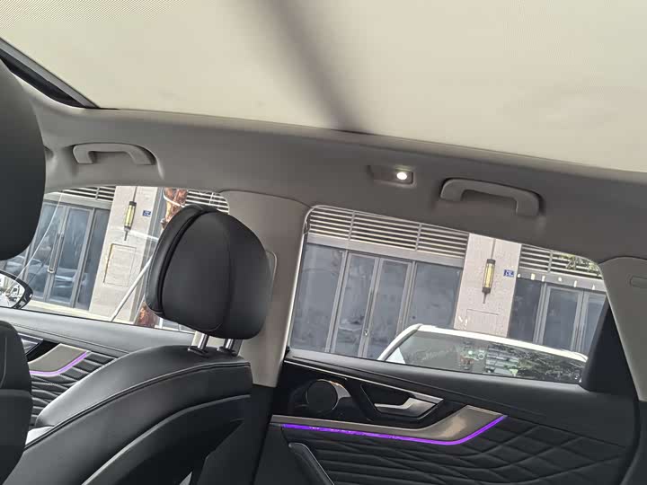 Photo 9 - Hongqi HS5