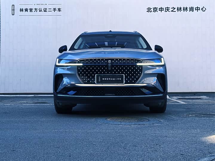 Фото 2 - Lincoln Nautilus