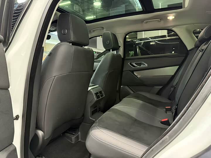 Photo 5 - Land Rover Range Rover Velar