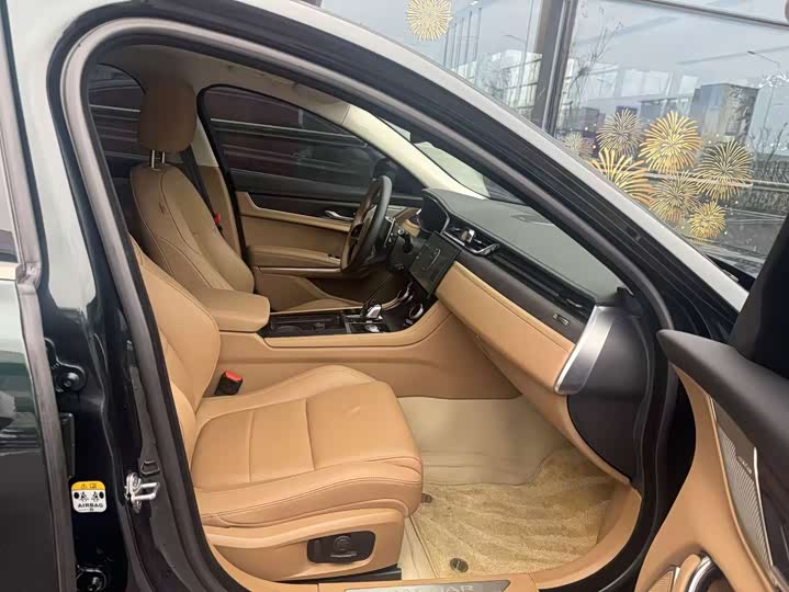 Photo 7 - Jaguar XF L