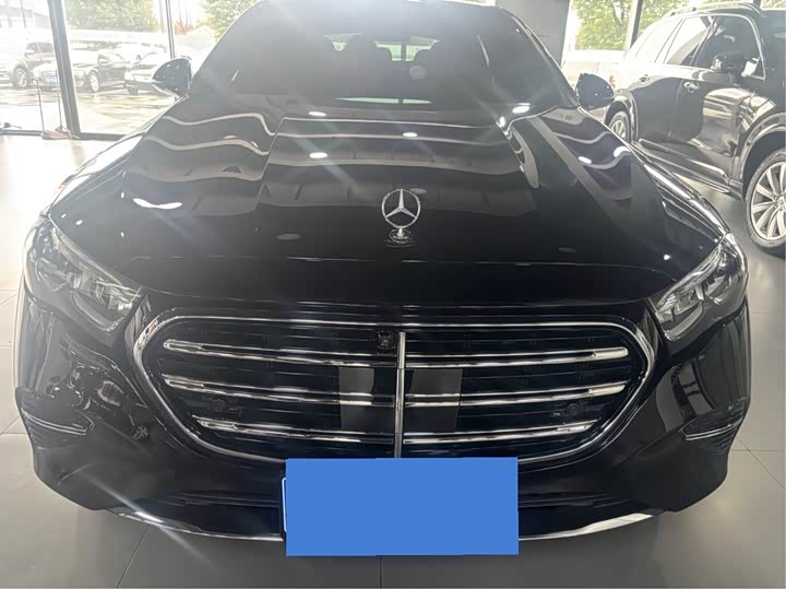 Photo 2 - Mercedes-Benz E-Class