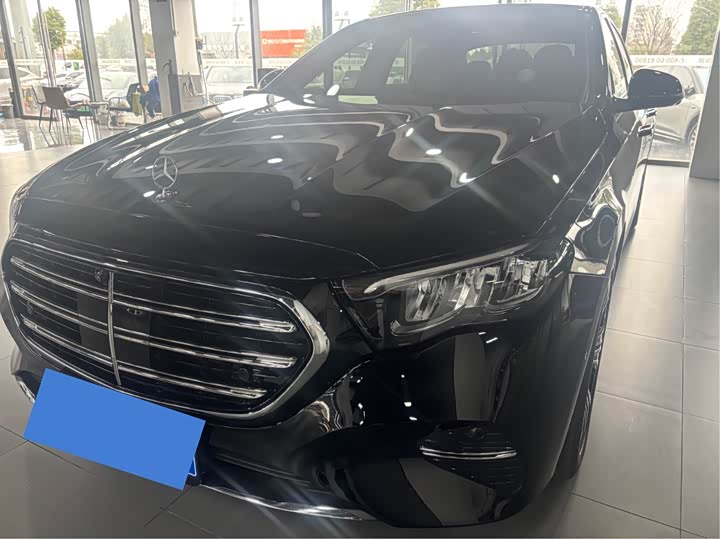 Photo 3 - Mercedes-Benz E-Class