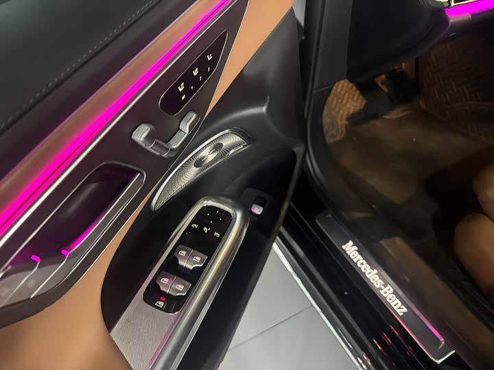 Photo 4 - Mercedes-Benz E-Class