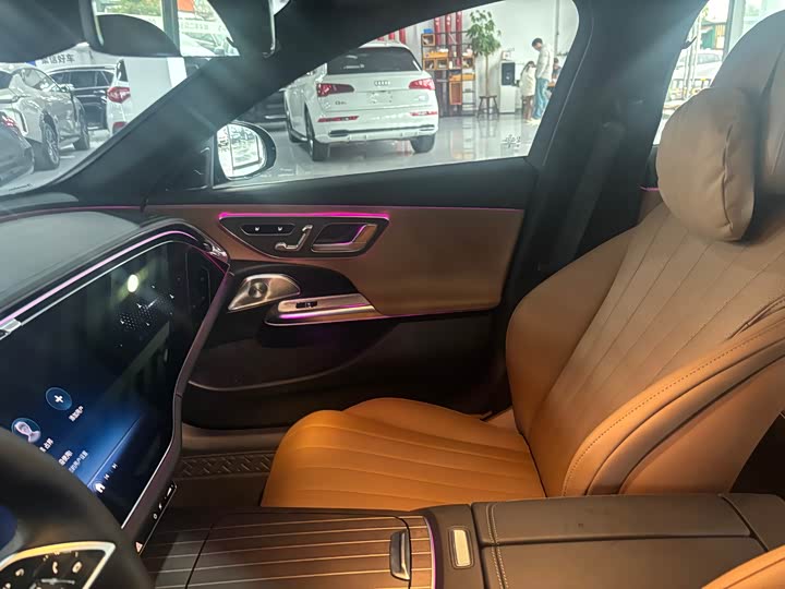 Photo 6 - Mercedes-Benz E-Class